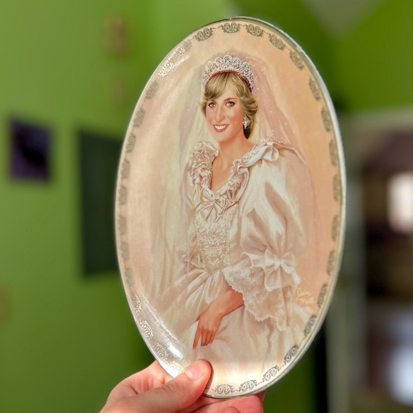 Vintage The People's Princess Diana Oval Shaped Plate With Display Easel Stand - Picture 2 of 8